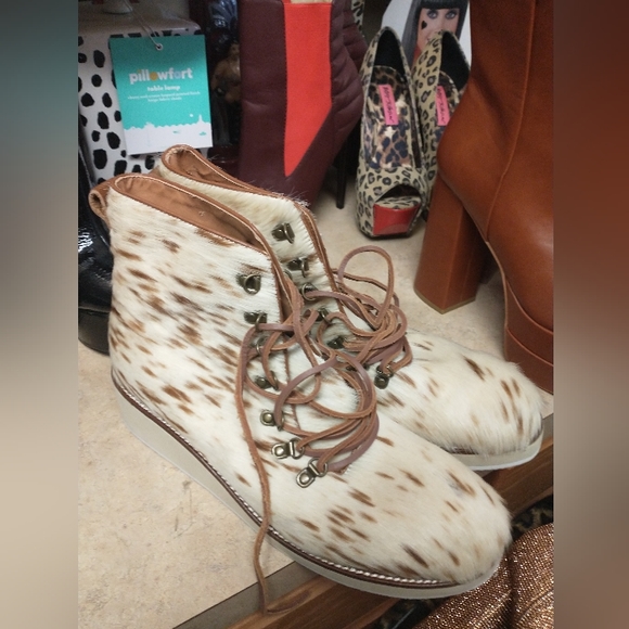 Ladies - Picture 4 of 7